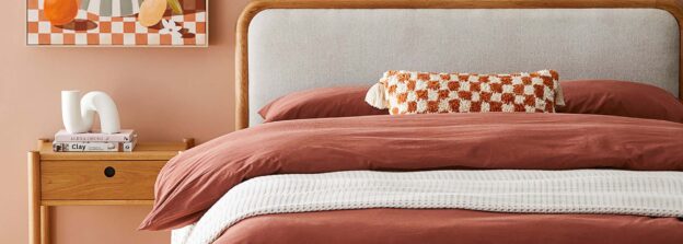 warm deep hues cosy bedroom ideas